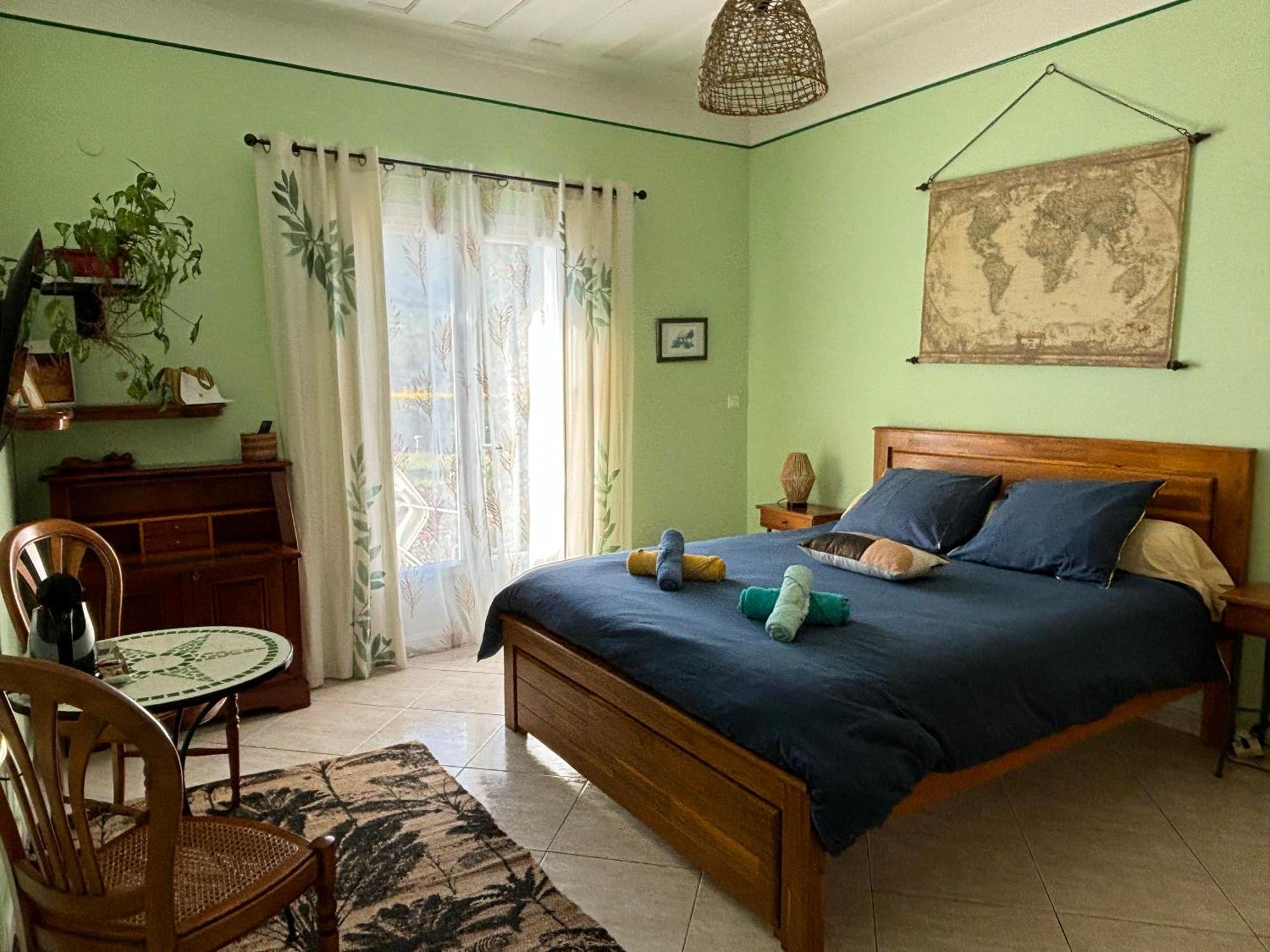 ラ・プレンヌ・デ・パルミスト L'Echelle Bed & Breakfast エクステリア 写真